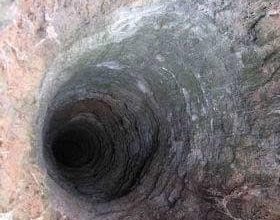 باب من أبواب الجحيم مفتوح على الأرض..بئر برهوت.. أو بئر الجن