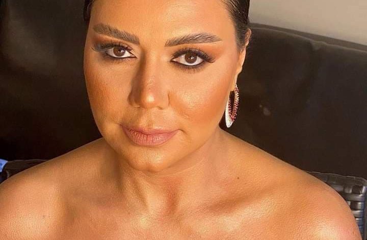 رانيا يوسف تستعرض أنوثتها